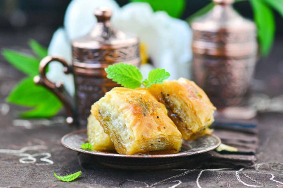 Turkish baklava from Aleppo to Gaziantep, Guinness World Records and World Tables cover